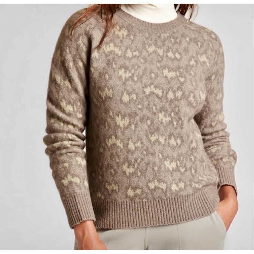 Athleta Hawthorn Textured Crew Sweater‎ size Medium Merino Wool Blend Gray Cream